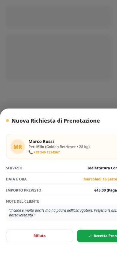 Scheda dettaglio prenotazione con pulsanti conferma e rifiuta